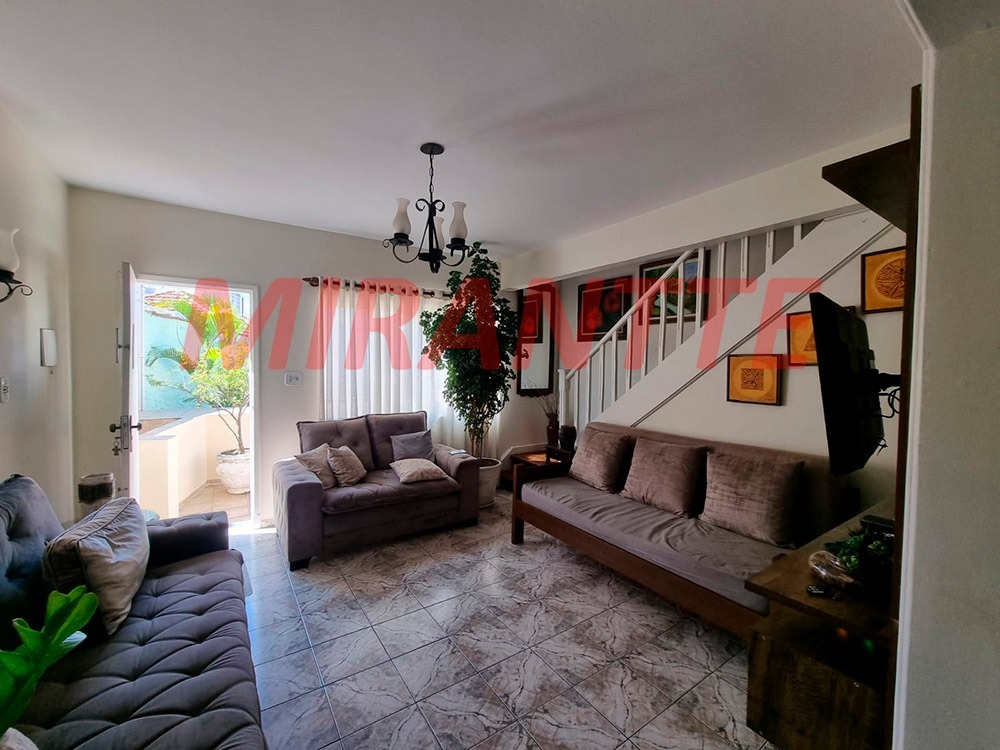Cond. fechado de 127m² com 3 quartos em Água Fria