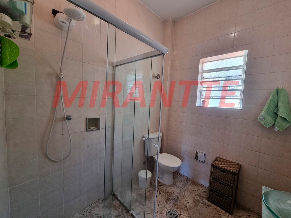 Cond. fechado de 127m² com 3 quartos em Água Fria