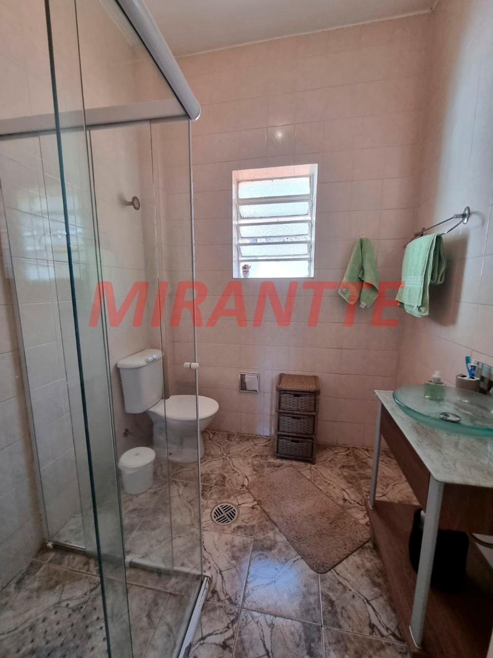 Cond. fechado de 127m² com 3 quartos em Água Fria