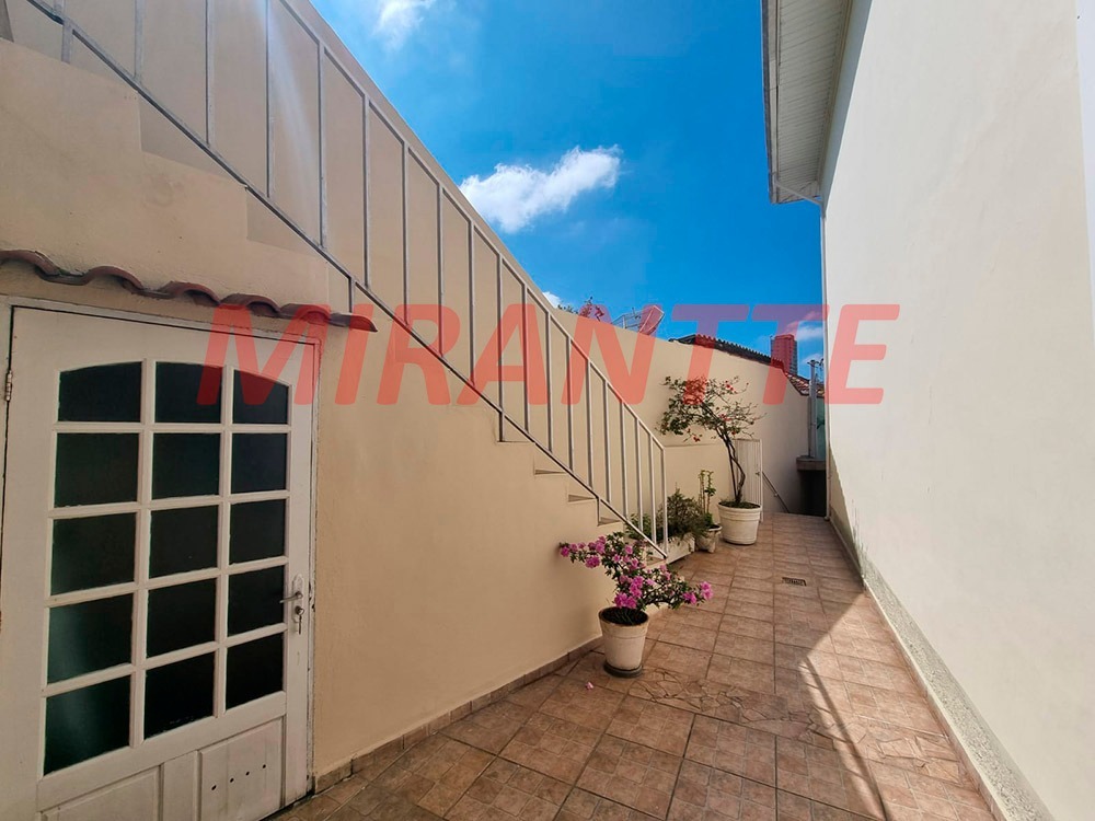 Cond. fechado de 127m² com 3 quartos em Água Fria