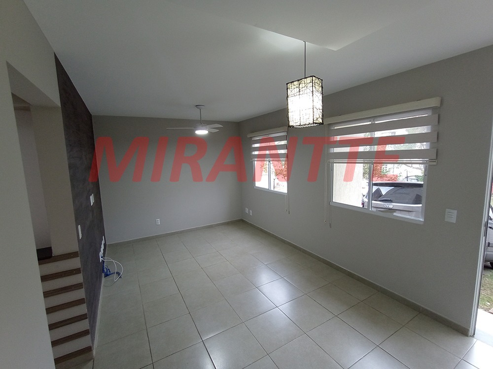 Cond. fechado de 109.5m² com 3 quartos em Jardim Ipê
