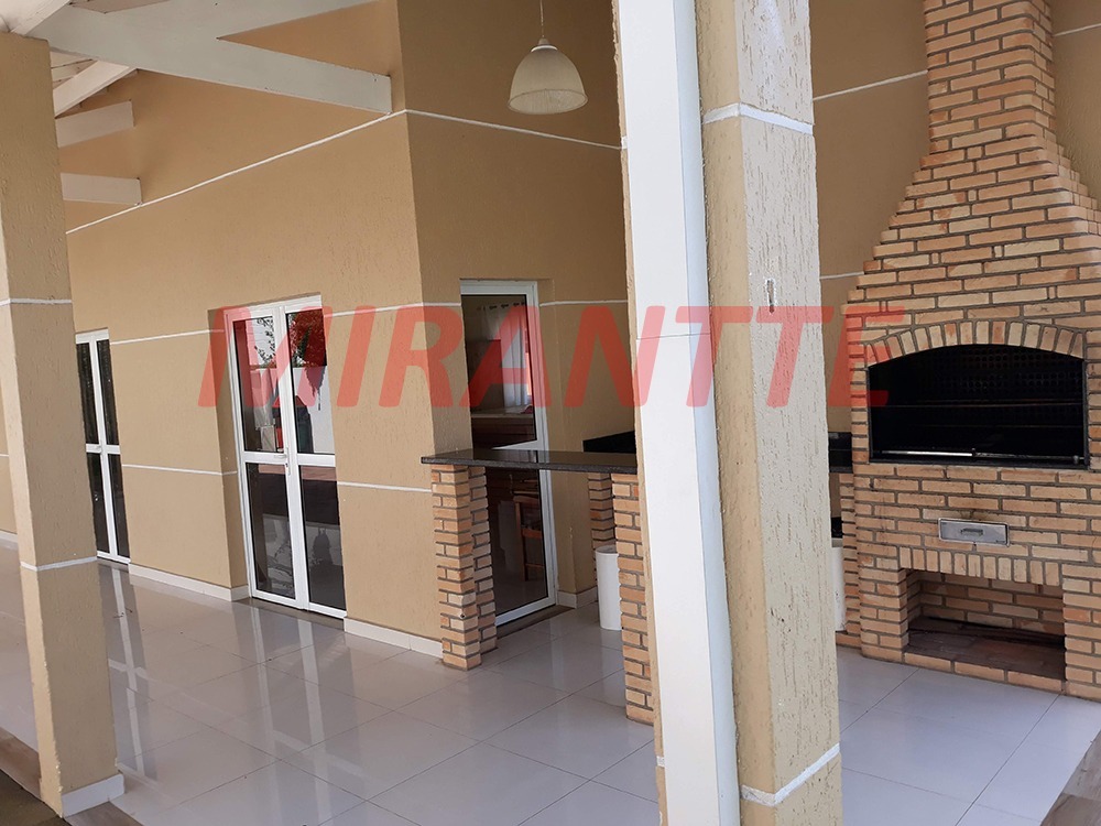 Cond. fechado de 109.5m² com 3 quartos em Jardim Ipê