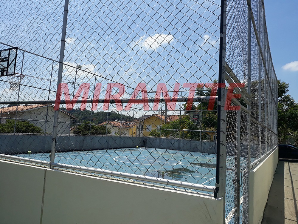 Cond. fechado de 109.5m² com 3 quartos em Jardim Ipê