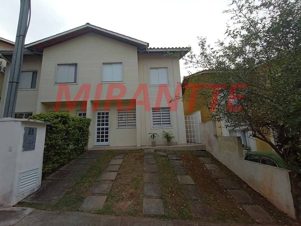 Cond. fechado de 109.5m² com 3 quartos em Jardim Ipê