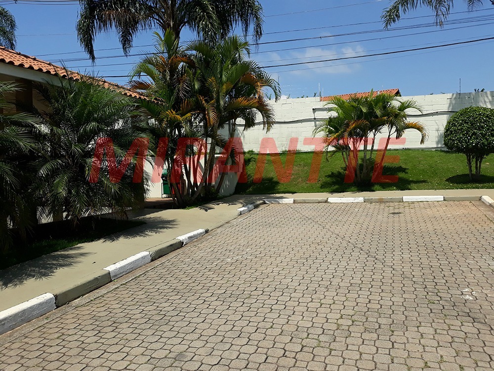 Cond. fechado de 109.5m² com 3 quartos em Jardim Ipê