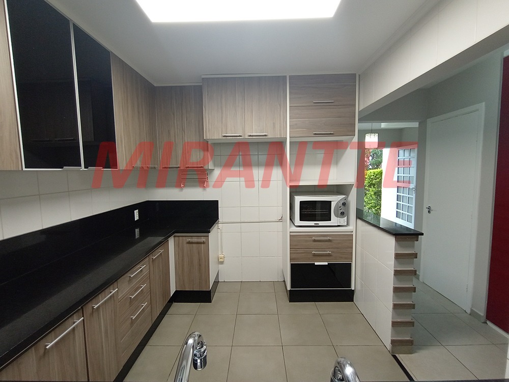 Cond. fechado de 109.5m² com 3 quartos em Jardim Ipê