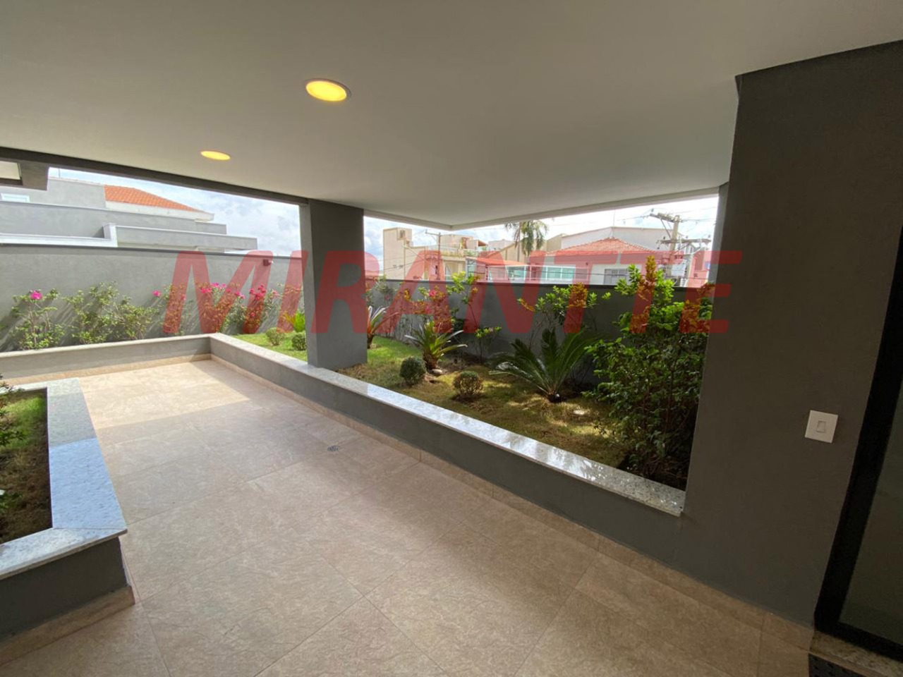 Apartamento de 83m² com 3 quartos em Chora Menino