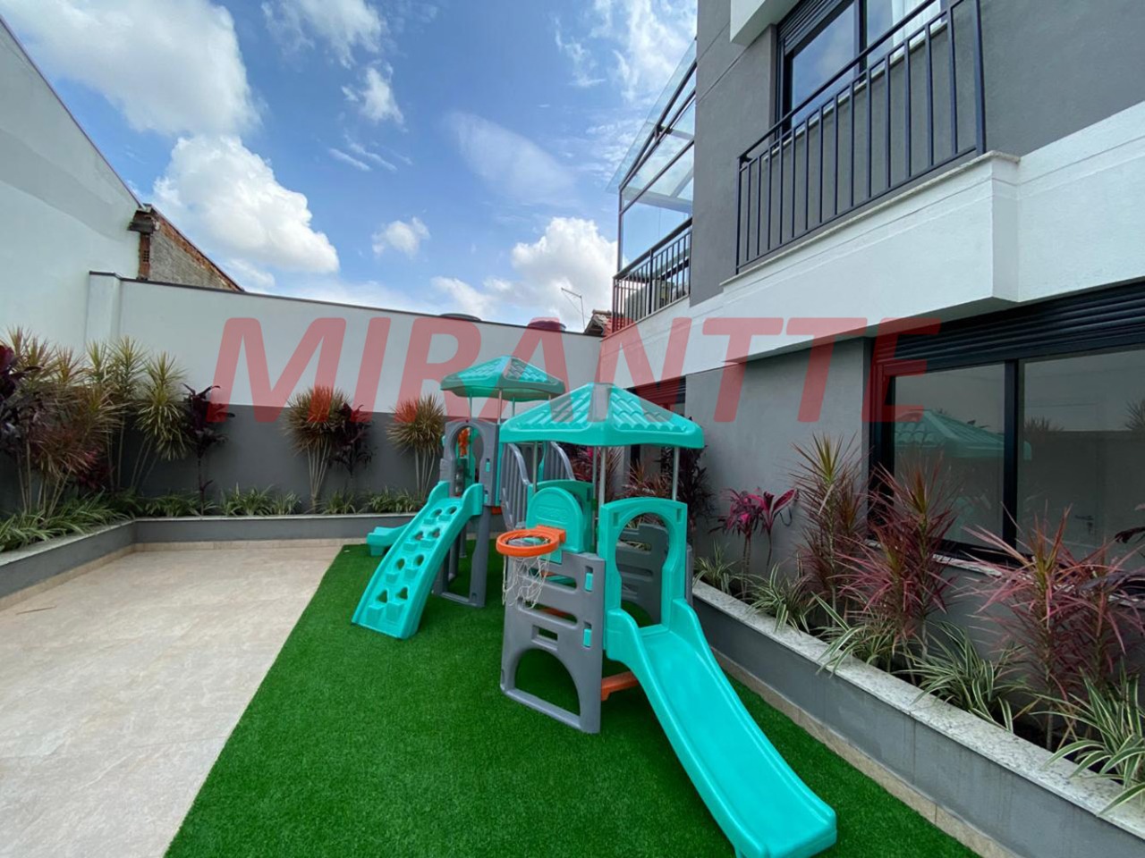 Apartamento de 83m² com 3 quartos em Chora Menino