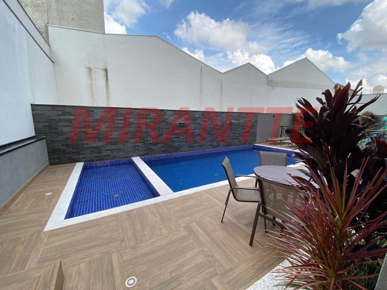 Apartamento de 83m² com 3 quartos em Chora Menino