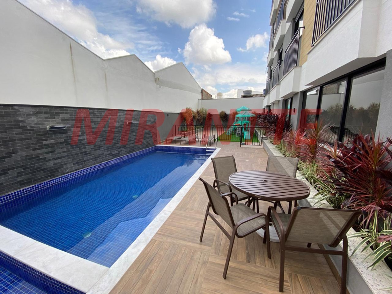Apartamento de 83m² com 3 quartos em Chora Menino