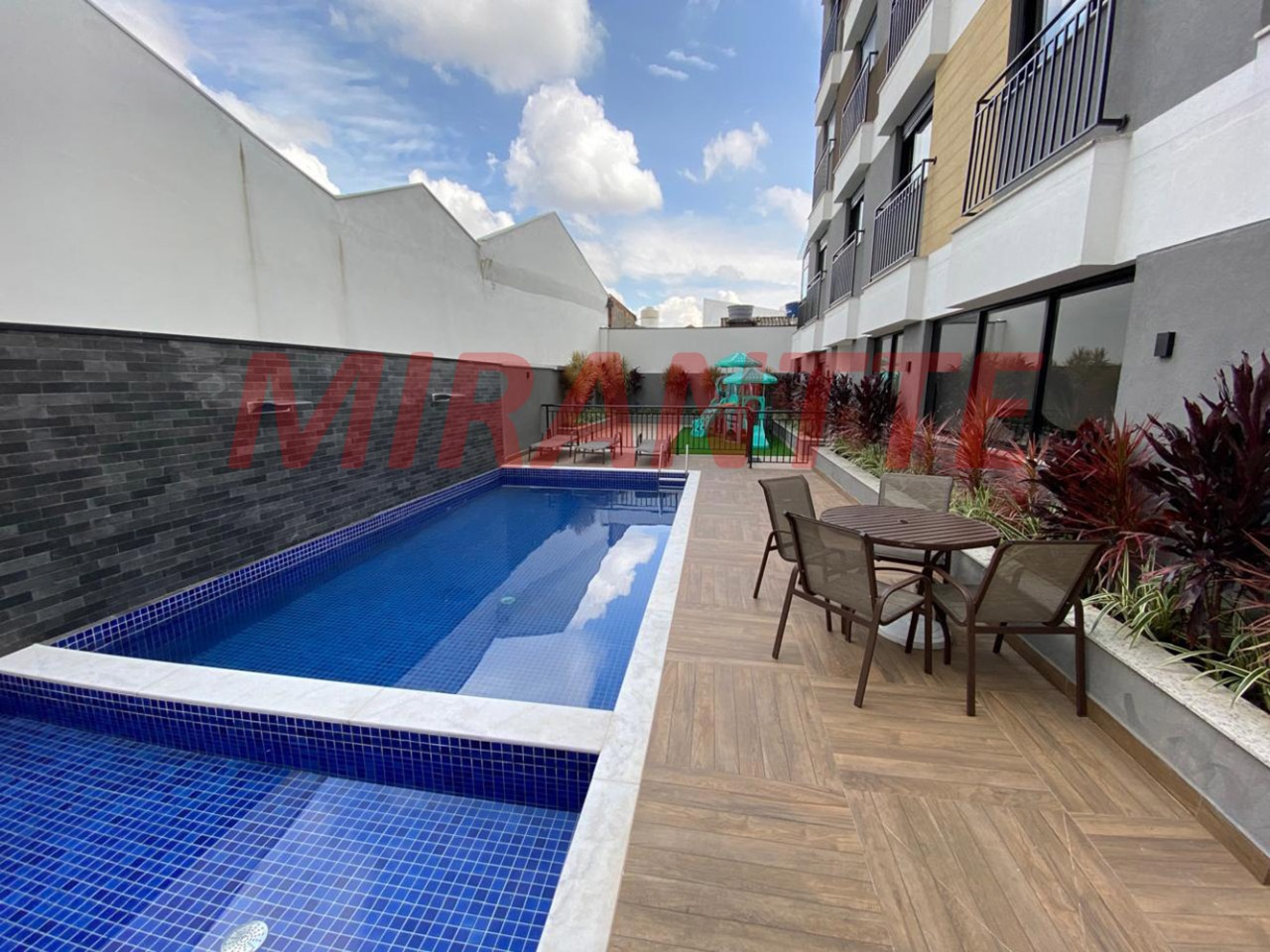 Apartamento de 83m² com 3 quartos em Chora Menino