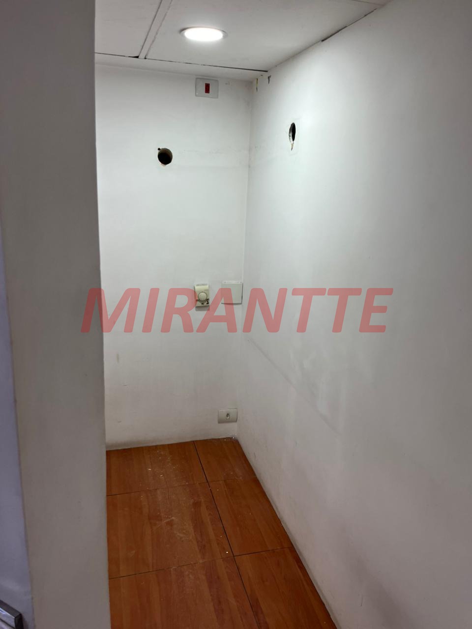 Comercial de 56m² em Santana