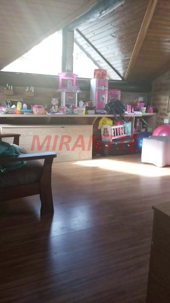 Cond. fechado de 305.85m² com 3 quartos em Barreiro
