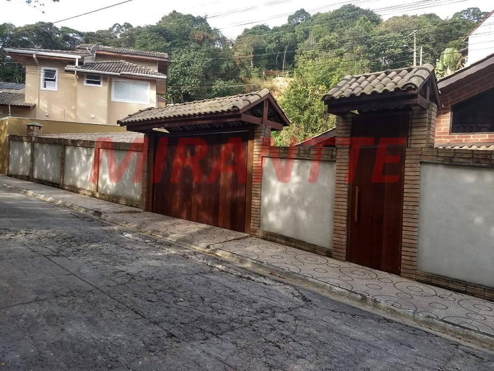 Cond. fechado de 305.85m² com 3 quartos em Barreiro