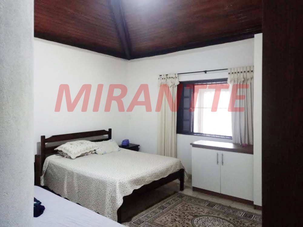 Cond. fechado de 305.85m² com 3 quartos em Barreiro