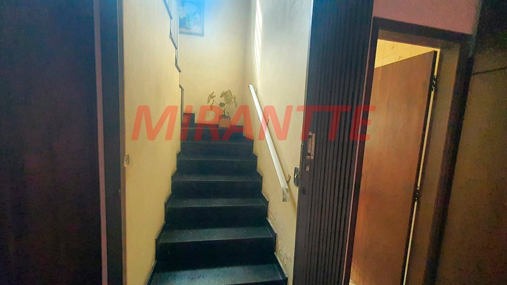 Sobrado de 200m² com 3 quartos em Vila Mazzei