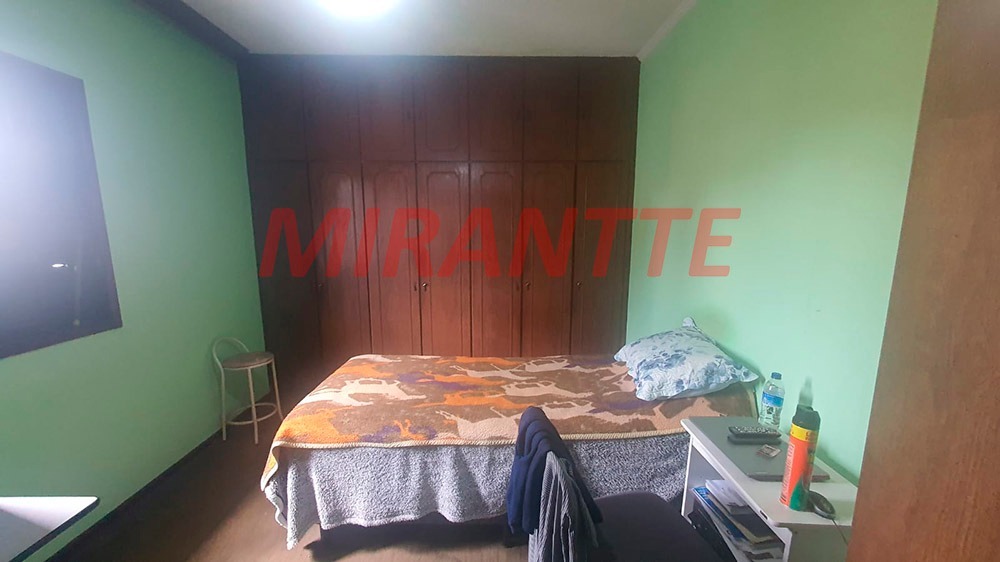 Sobrado de 200m² com 3 quartos em Vila Mazzei