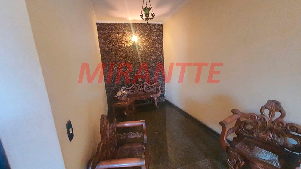 Sobrado de 200m² com 3 quartos em Vila Mazzei