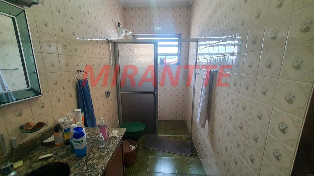 Sobrado de 200m² com 3 quartos em Vila Mazzei