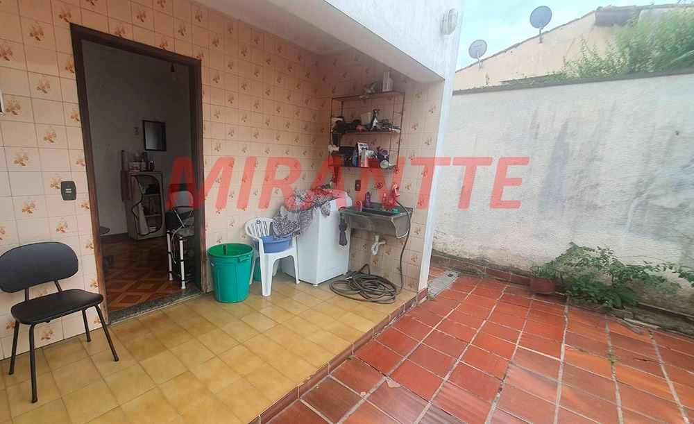 Sobrado de 200m² com 3 quartos em Vila Mazzei