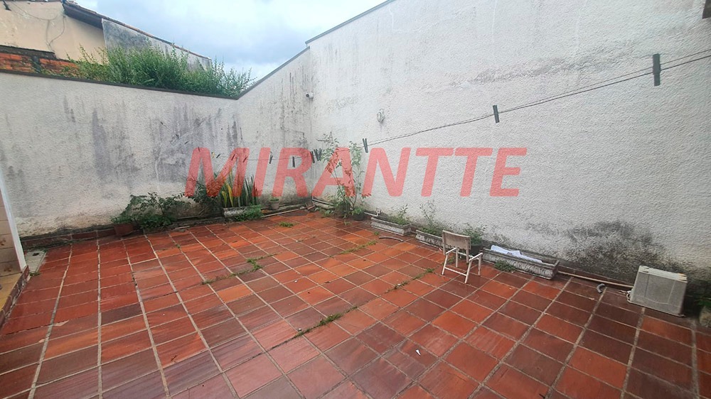 Sobrado de 200m² com 3 quartos em Vila Mazzei