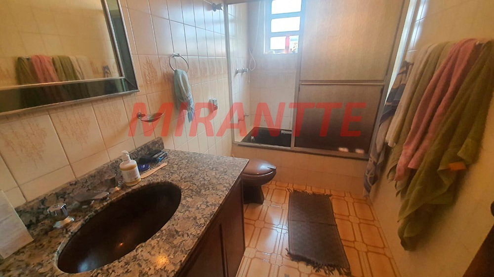 Sobrado de 200m² com 3 quartos em Vila Mazzei