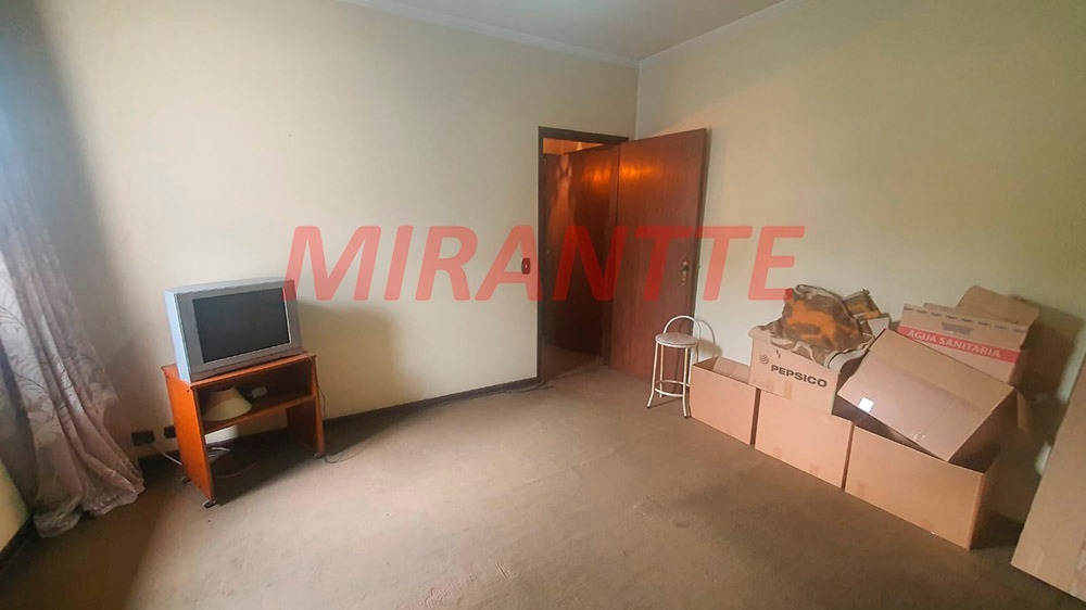 Sobrado de 200m² com 3 quartos em Vila Mazzei