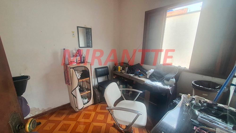 Sobrado de 200m² com 3 quartos em Vila Mazzei