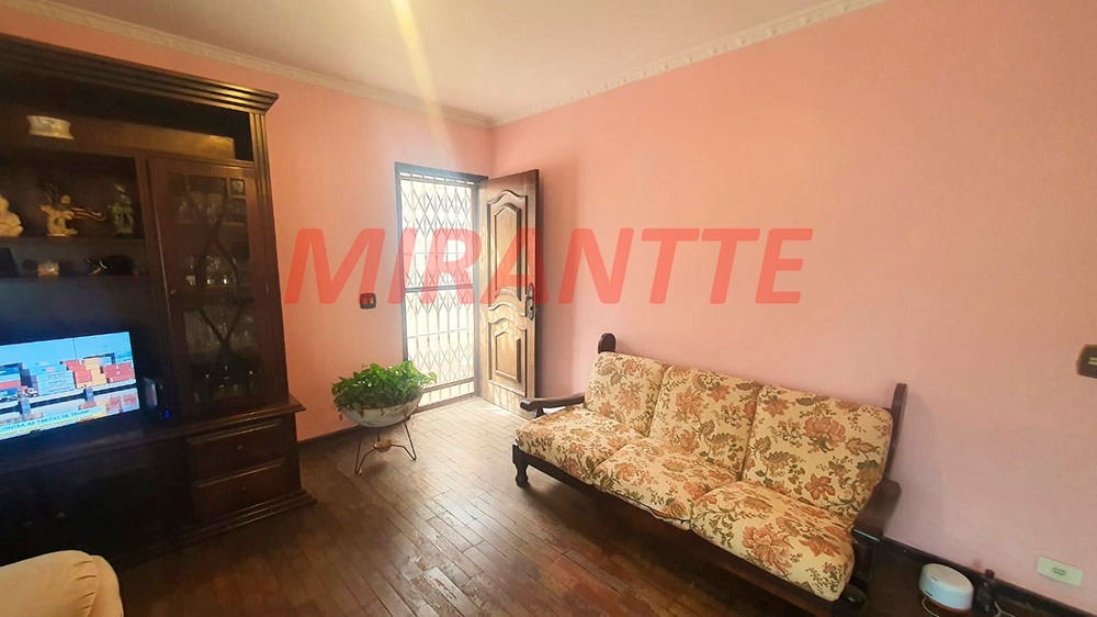 Sobrado de 200m² com 3 quartos em Vila Mazzei