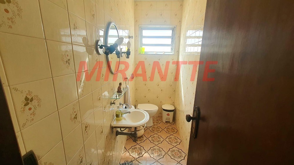 Sobrado de 200m² com 3 quartos em Vila Mazzei