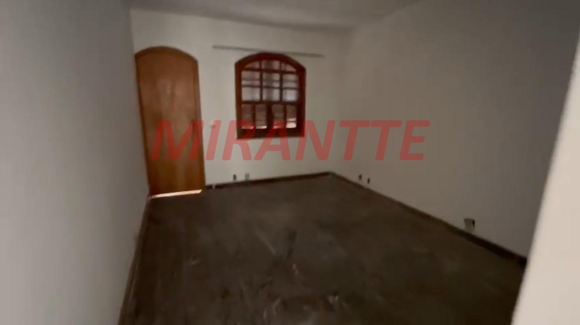 Comercial de 240m² em Santana