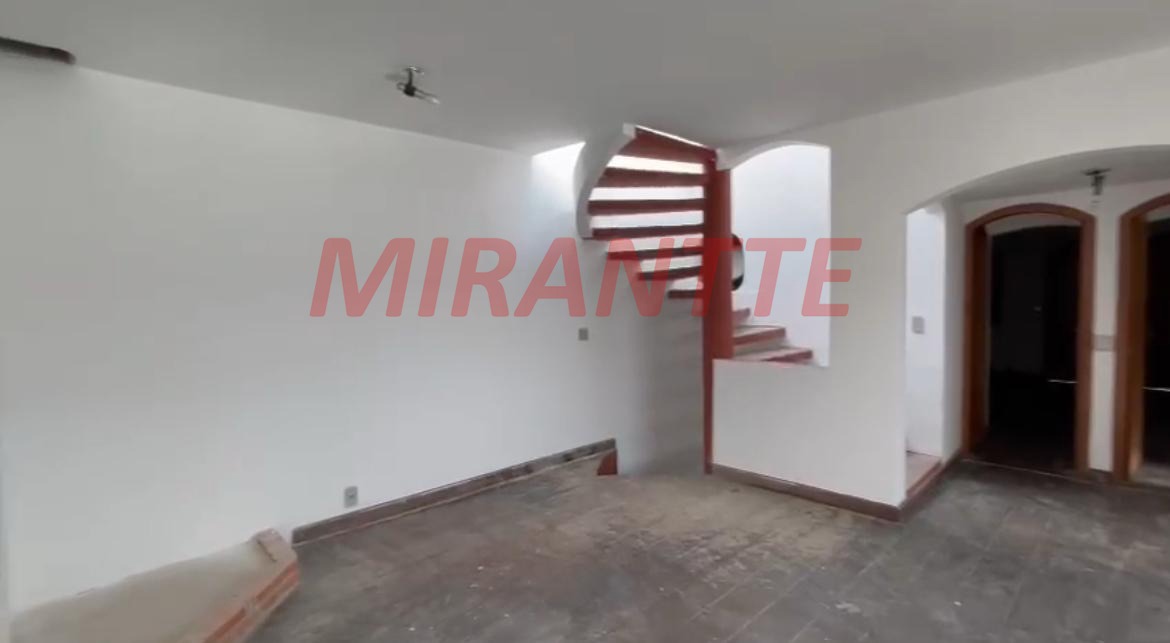Comercial de 240m² em Santana