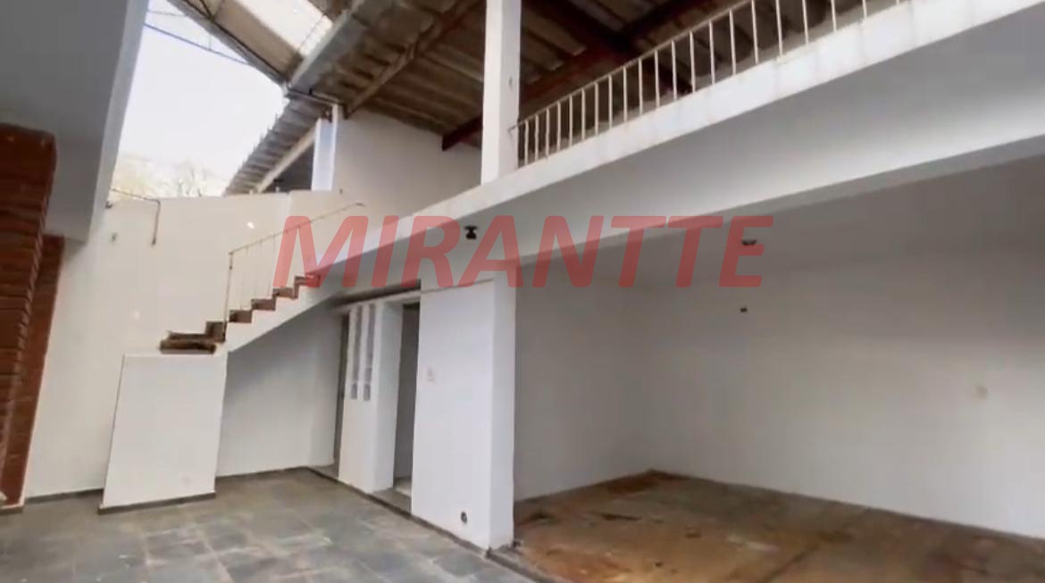 Comercial de 240m² em Santana