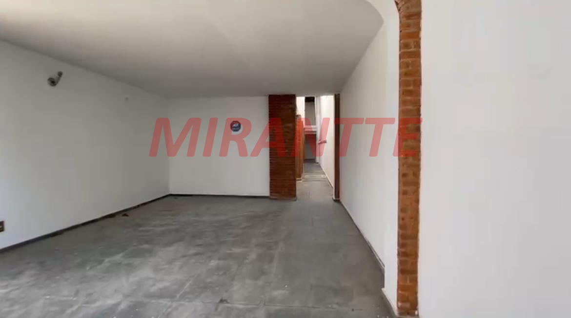 Comercial de 240m² em Santana