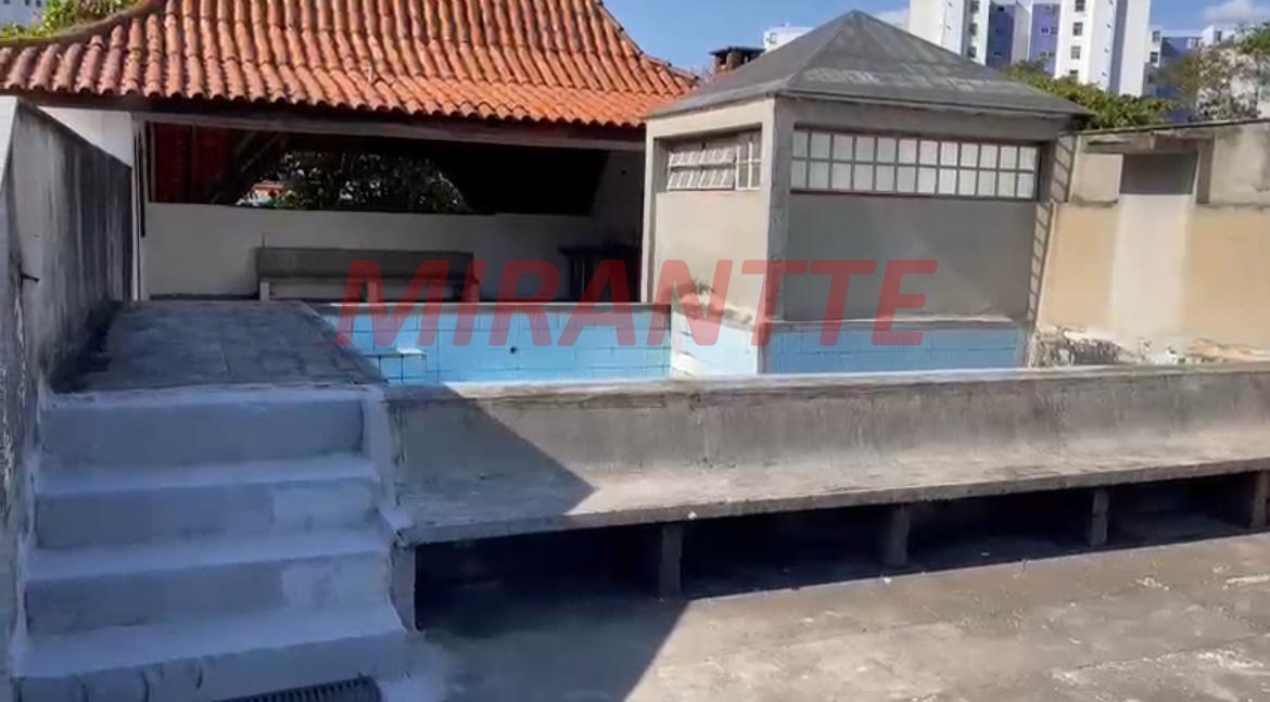 Comercial de 240m² em Santana