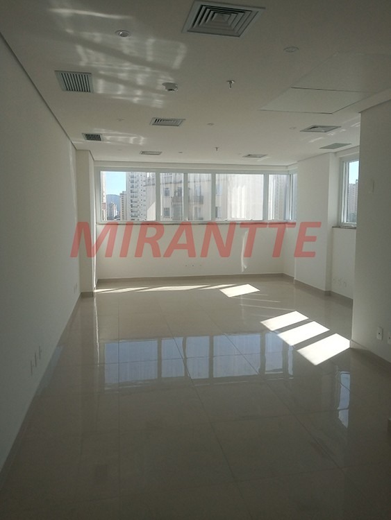 Comercial de 40m² em Santana