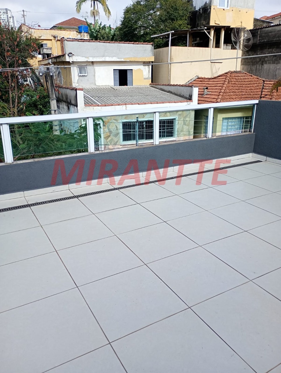 Sobrado de 280m² com 3 quartos em Santana
