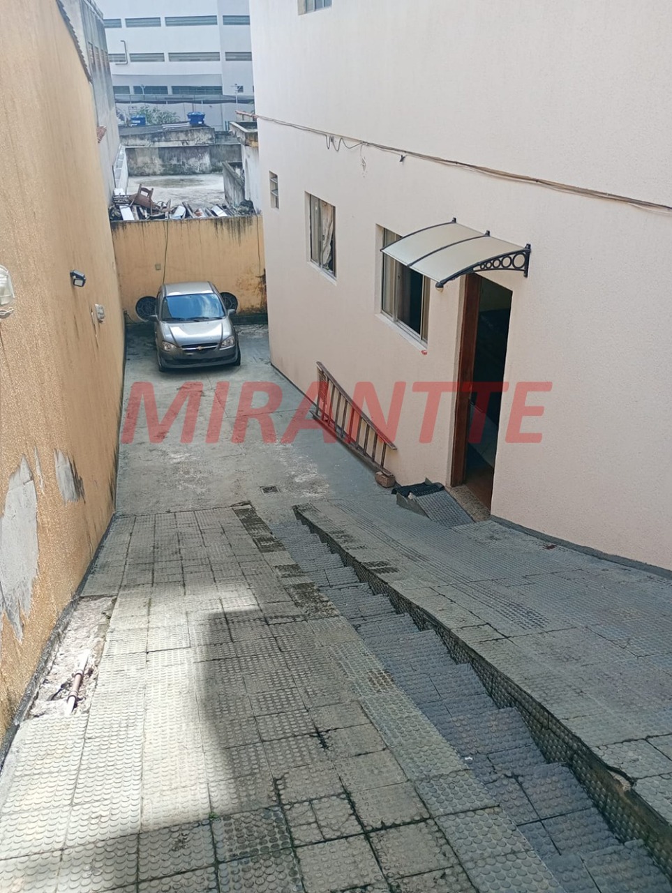 Sobrado de 280m² com 3 quartos em Santana