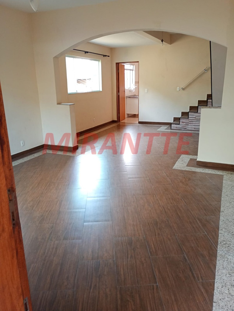 Sobrado de 280m² com 3 quartos em Santana
