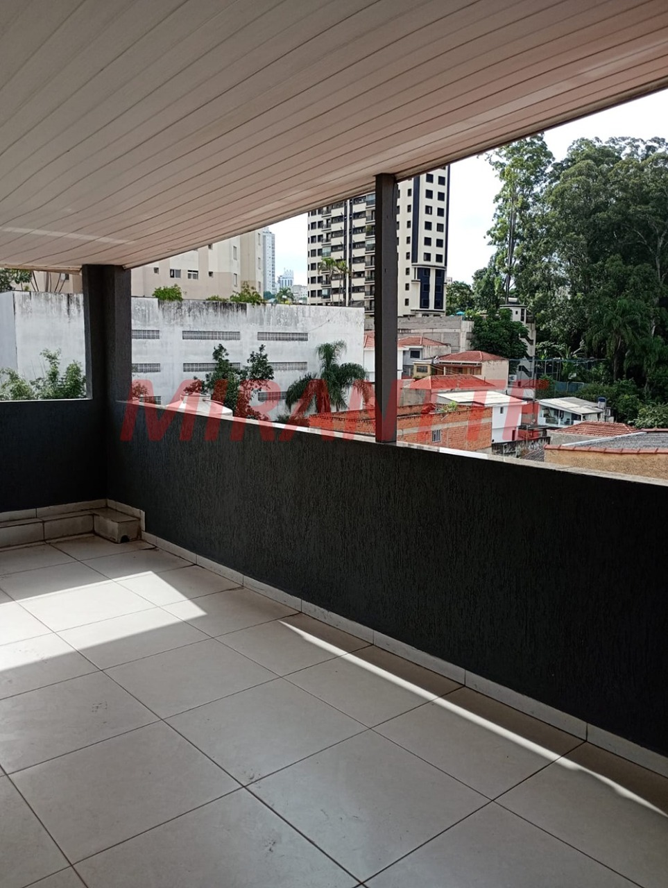 Sobrado de 280m² com 3 quartos em Santana