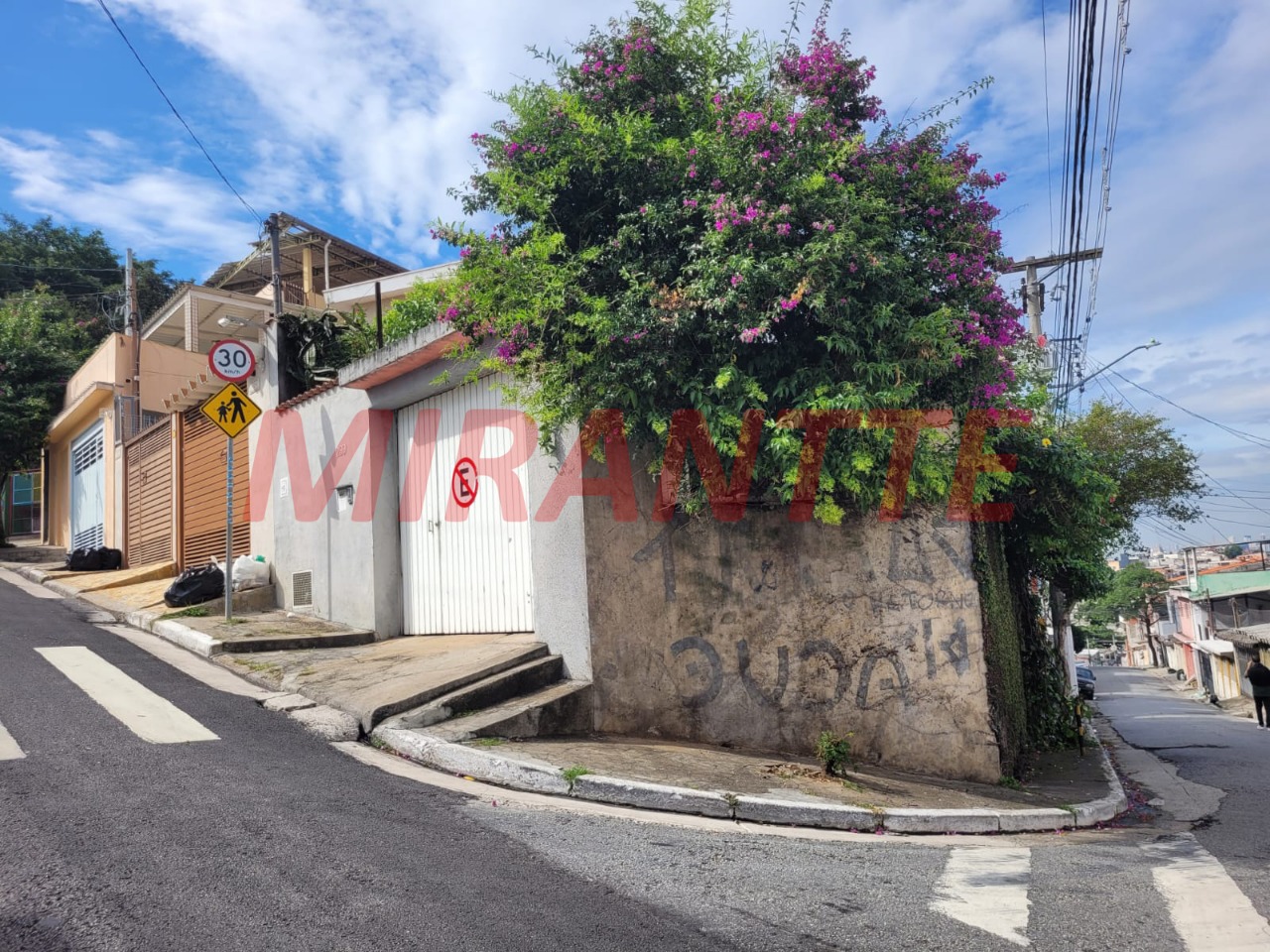 Casa terrea de 193m² com 4 quartos em Casa Verde Alta