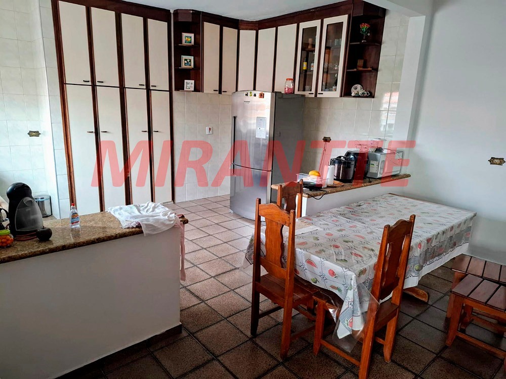 Casa terrea de 179m² com 3 quartos em Vila Renato (Zona Norte)