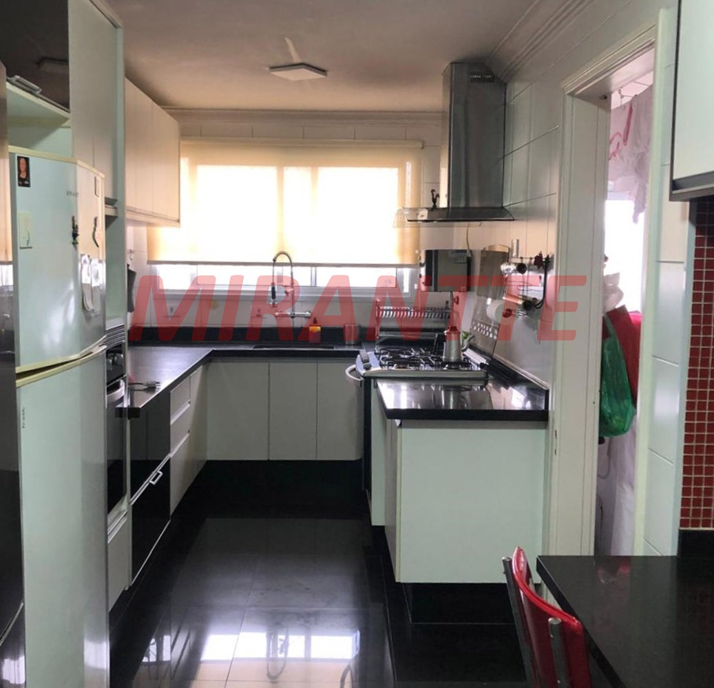 Apartamento de 130m² com 3 quartos em Água Fria