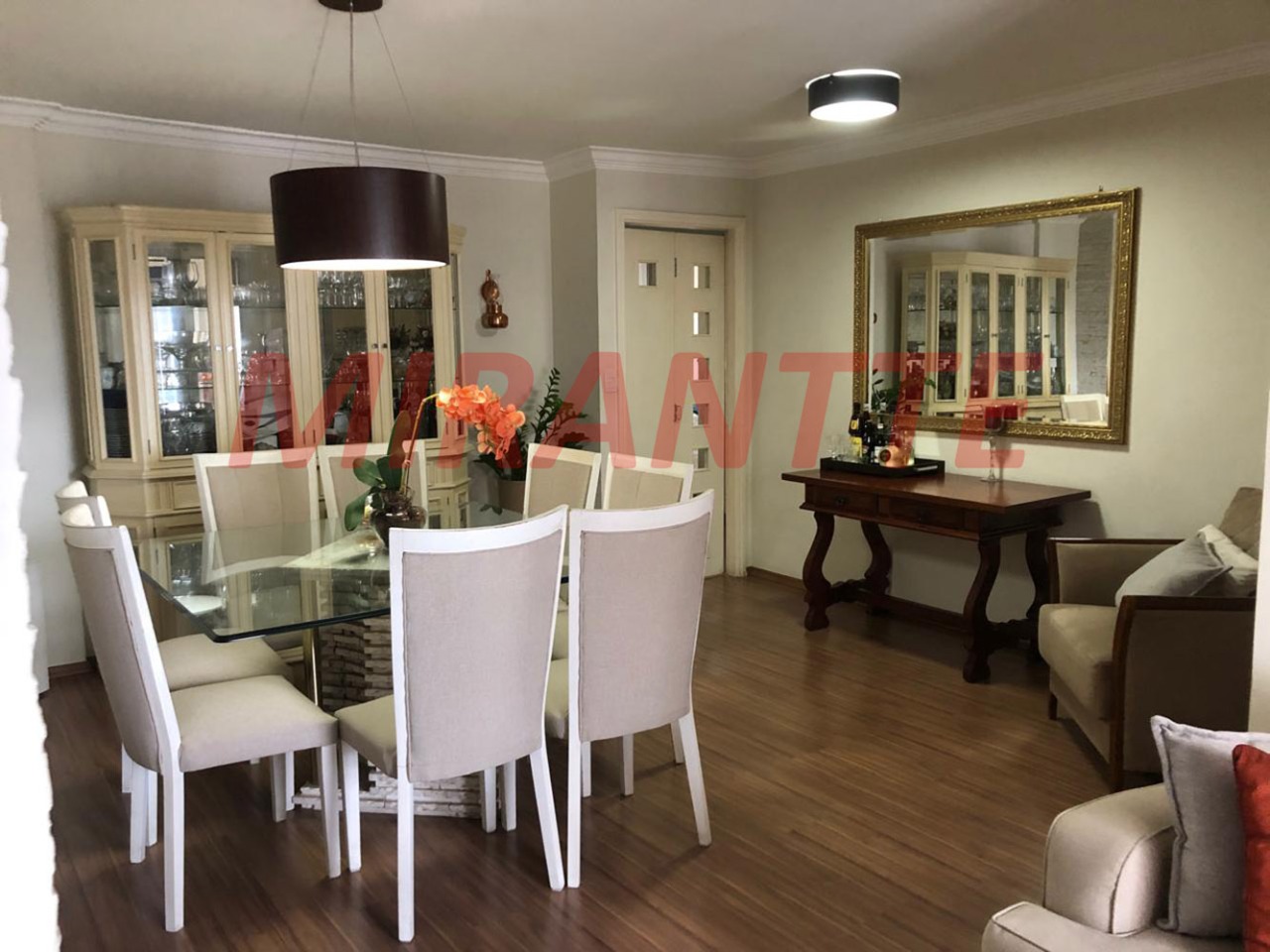 Apartamento de 130m² com 3 quartos em Água Fria