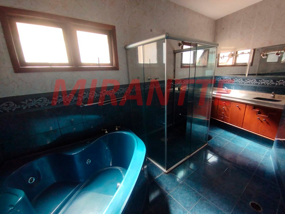 Sobrado de 300m² com 3 quartos em Jardim Virginia Bianca