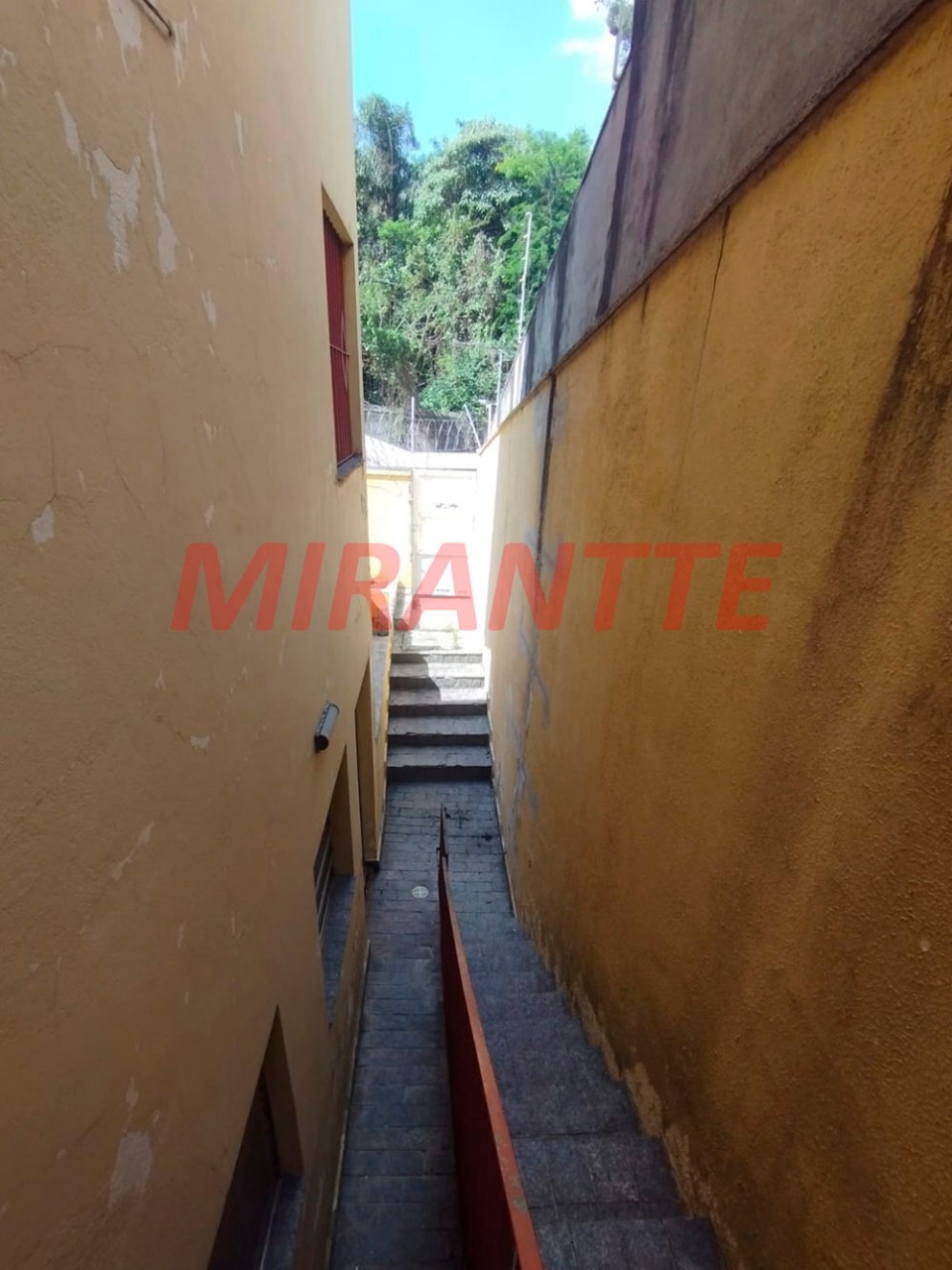 Sobrado de 300m² com 3 quartos em Jardim Virginia Bianca