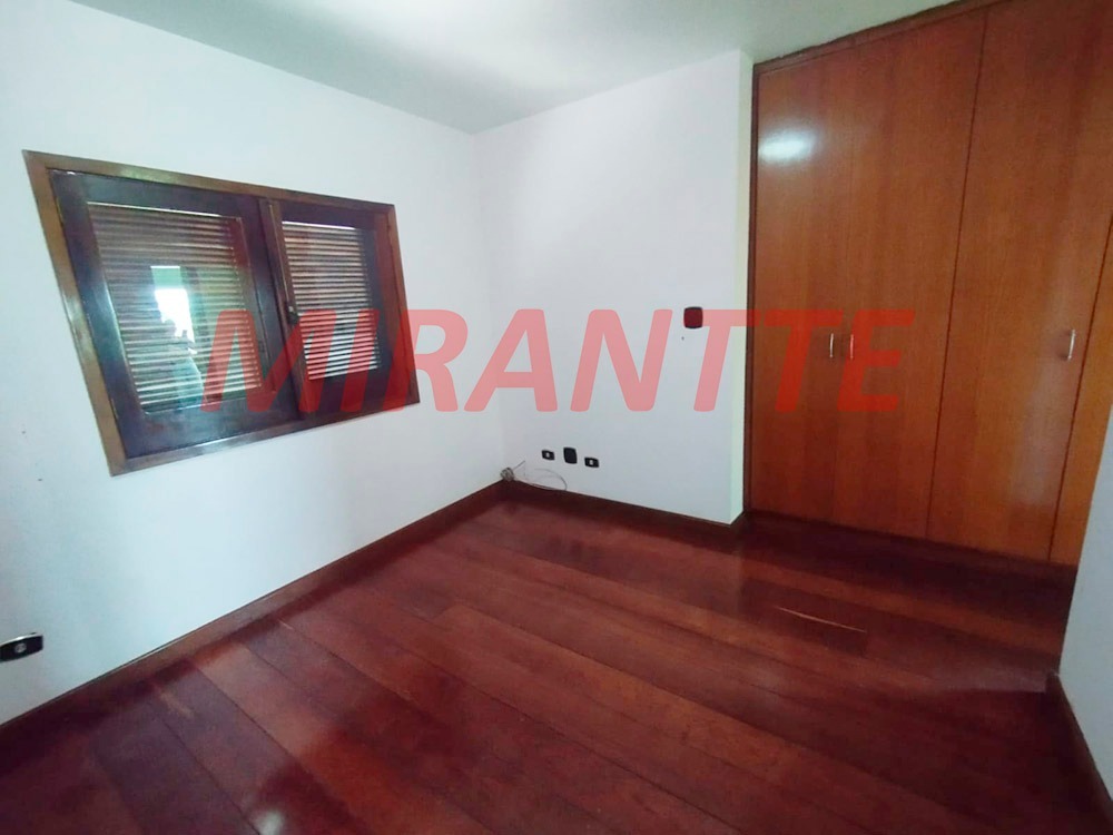 Sobrado de 300m² com 3 quartos em Jardim Virginia Bianca