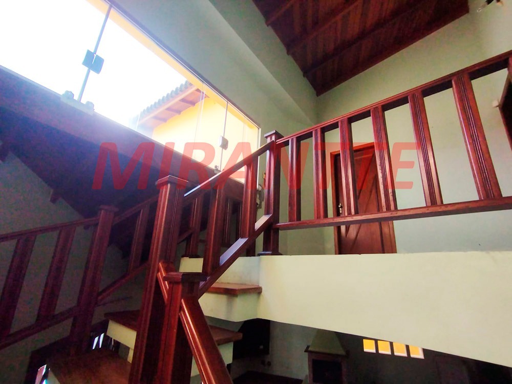 Sobrado de 300m² com 3 quartos em Jardim Virginia Bianca