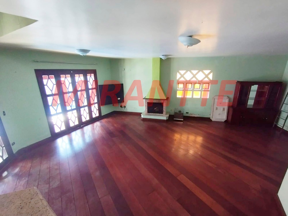 Sobrado de 300m² com 3 quartos em Jardim Virginia Bianca
