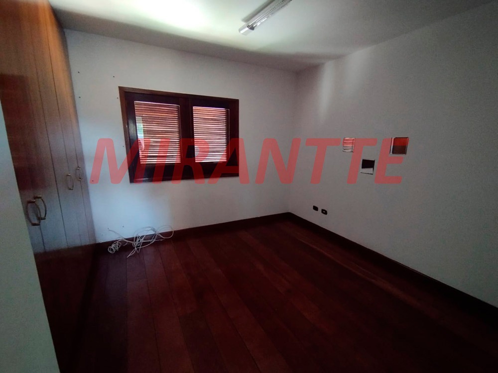 Sobrado de 300m² com 3 quartos em Jardim Virginia Bianca